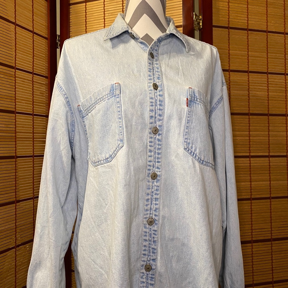 Levi’s Denim Button Up Shirt